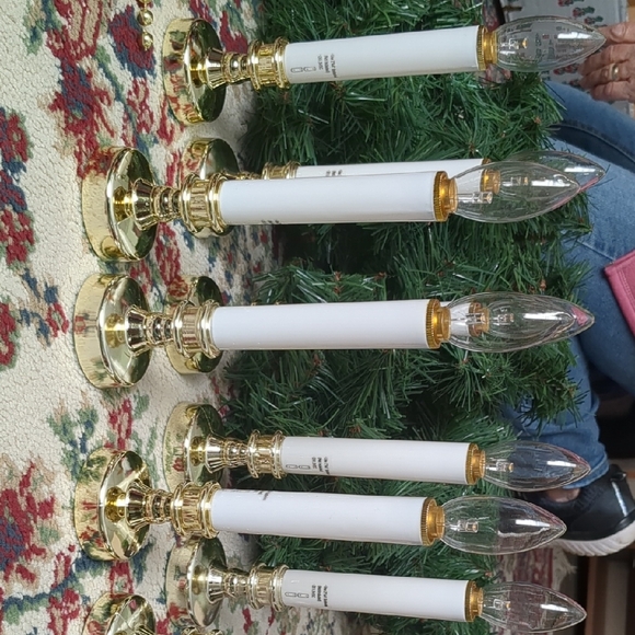 Gold and White Candle Lamp with Green Garland - Picture 2 of 4